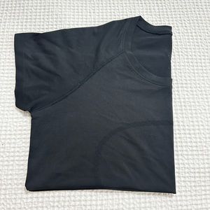 Lululemon Swiftly Tech Short sleeve Size 12 RaceLength